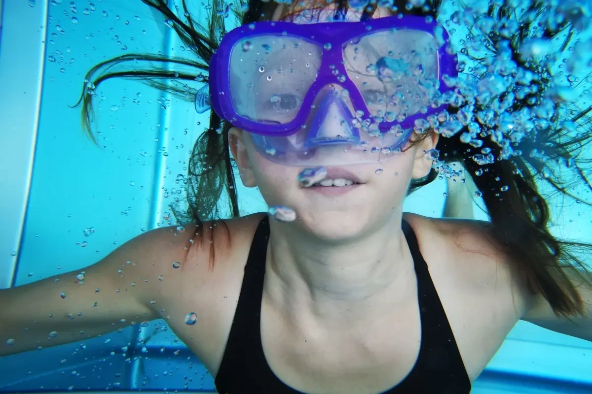 5 grunde til at dit barn vil elske et snorkelsæt til poolen